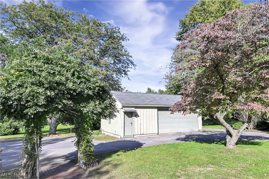 9327 Lake Shore Boulevard Mentor OH 44060