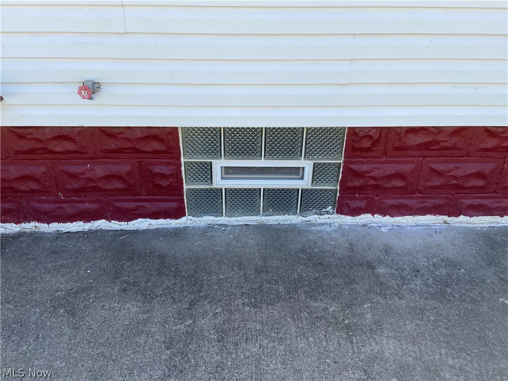 458 S Goodrich Street Newcomerstown OH 43832