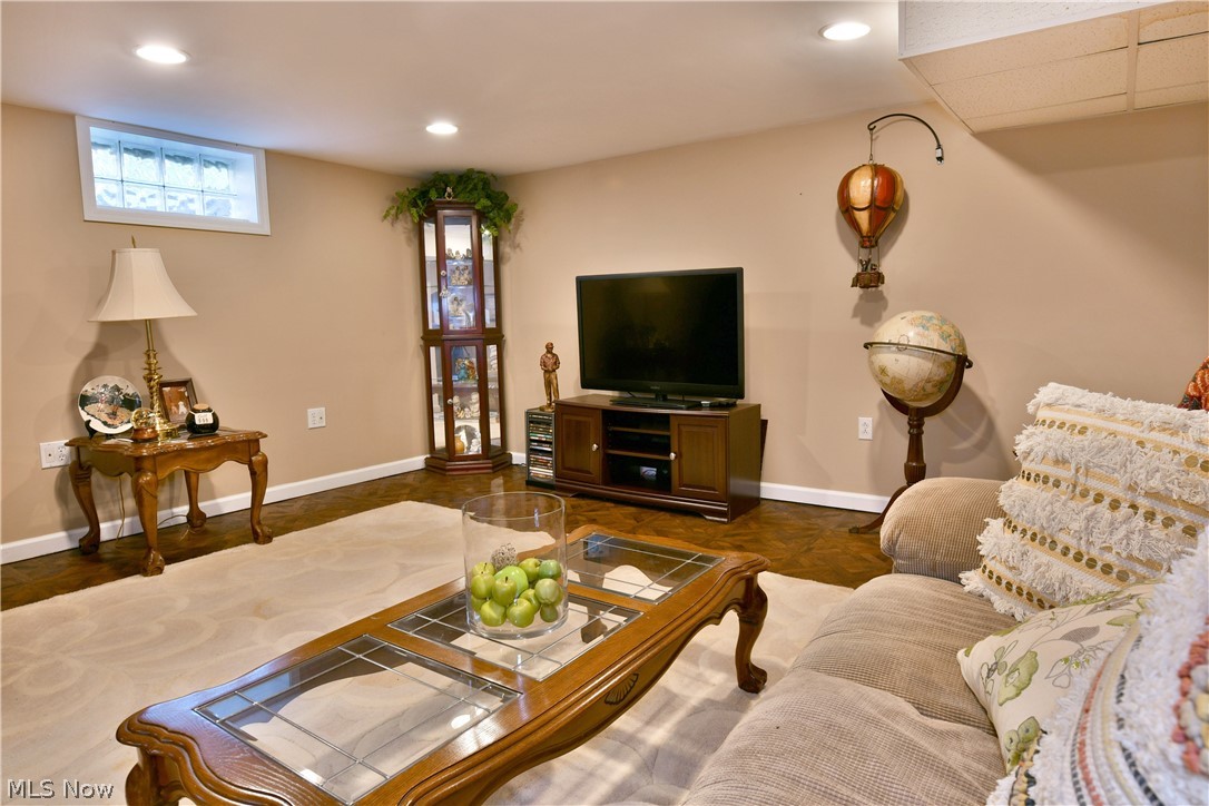 785 Belvedere Avenue NE Warren OH 44483