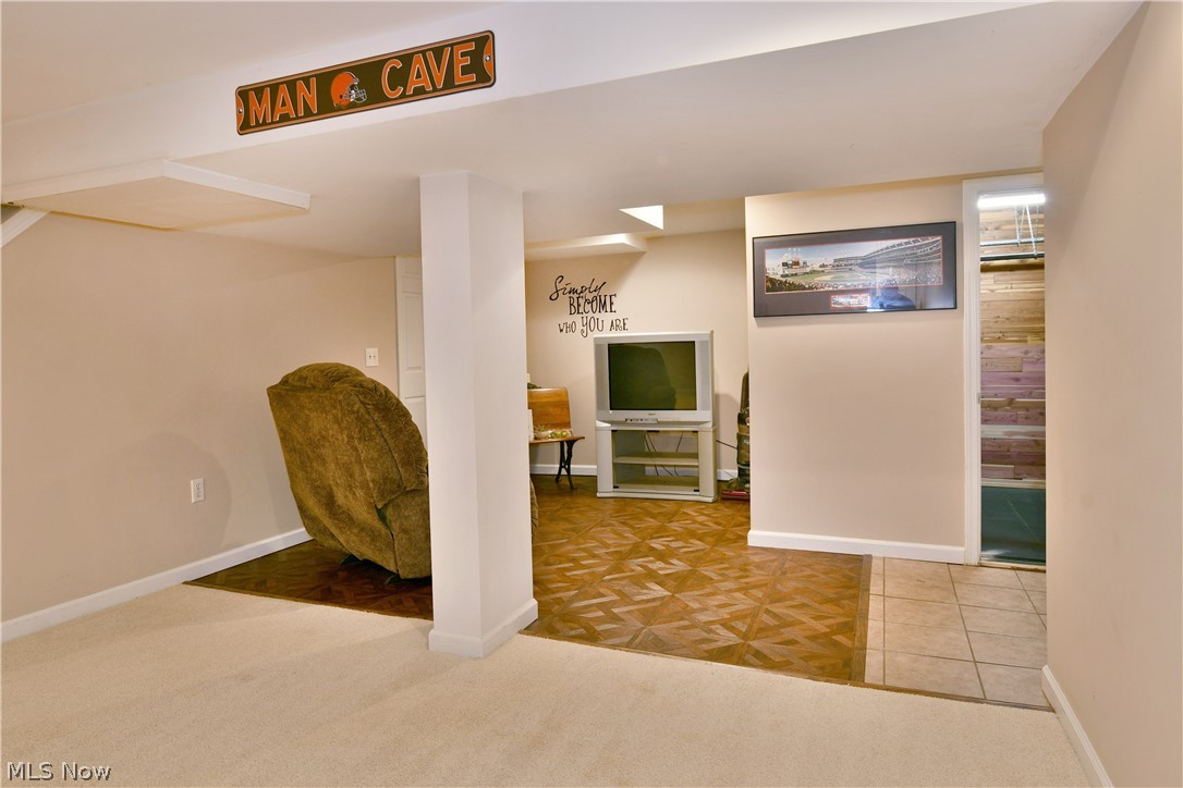 785 Belvedere Avenue NE Warren OH 44483