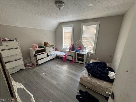 10605 Kimberley Avenue Cleveland OH 44108