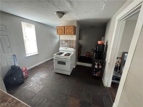 10605 Kimberley Avenue Cleveland OH 44108
