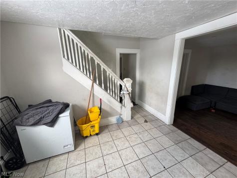 10605 Kimberley Avenue Cleveland OH 44108