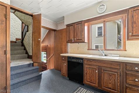 304 Commonwealth Avenue NW Massillon OH 44646