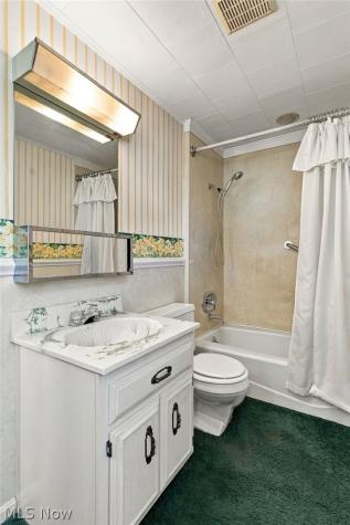304 Commonwealth Avenue NW Massillon OH 44646