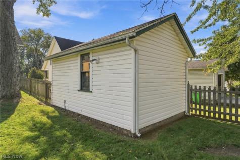 304 Commonwealth Avenue NW Massillon OH 44646