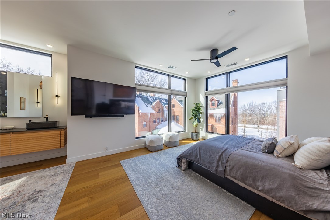 26 Meade Lane Cleveland Heights OH 44106
