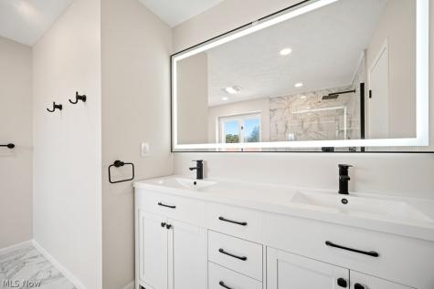 1072 Valley Creek Drive Eastlake OH 44095