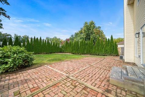1072 Valley Creek Drive Eastlake OH 44095
