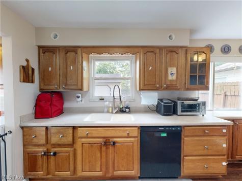 37450 Green Drive Eastlake OH 44095