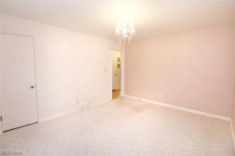 742 Jeanette Avenue Steubenville OH 43952