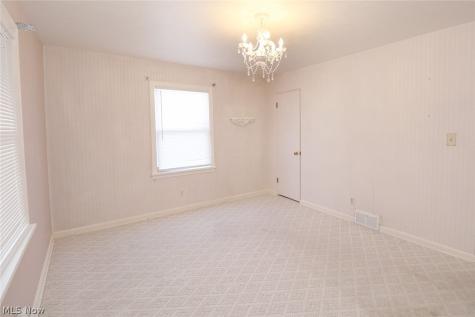 742 Jeanette Avenue Steubenville OH 43952