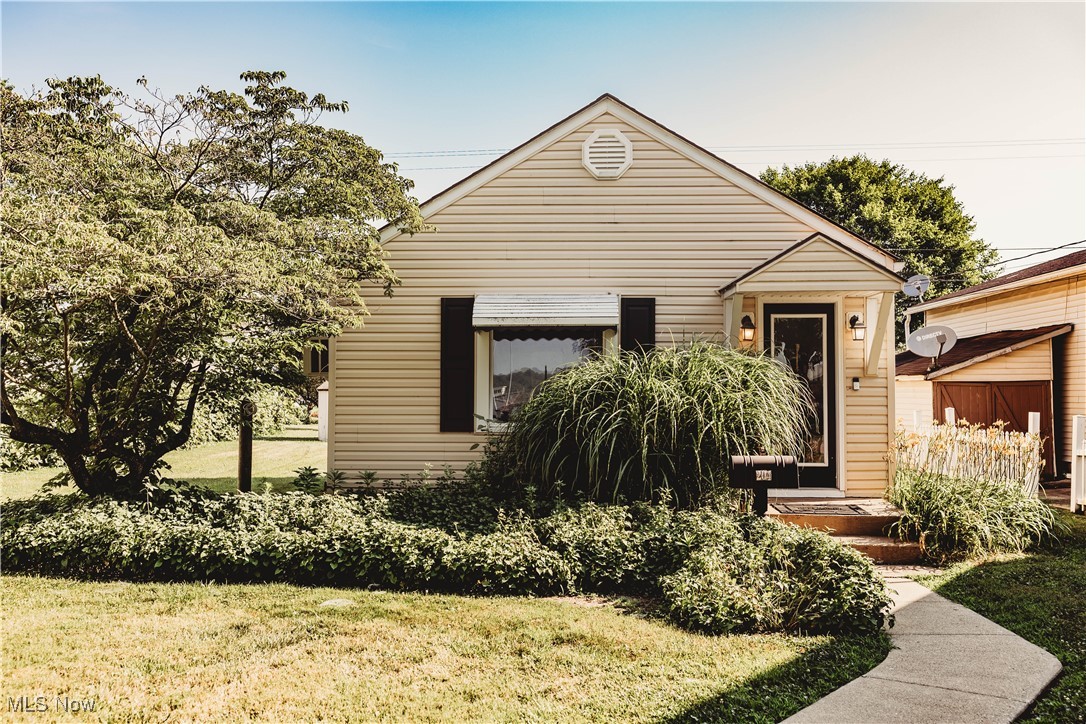 204 W Union Avenue West Lafayette OH 43845
