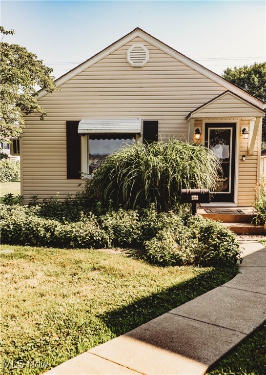 204 W Union Avenue West Lafayette OH 43845