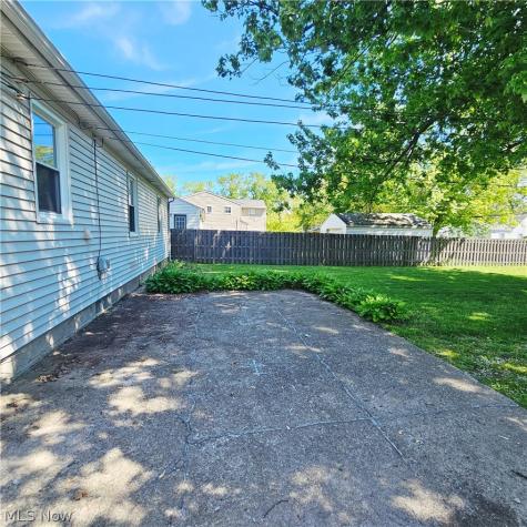 665 Cherokee Trail Willoughby OH 44094