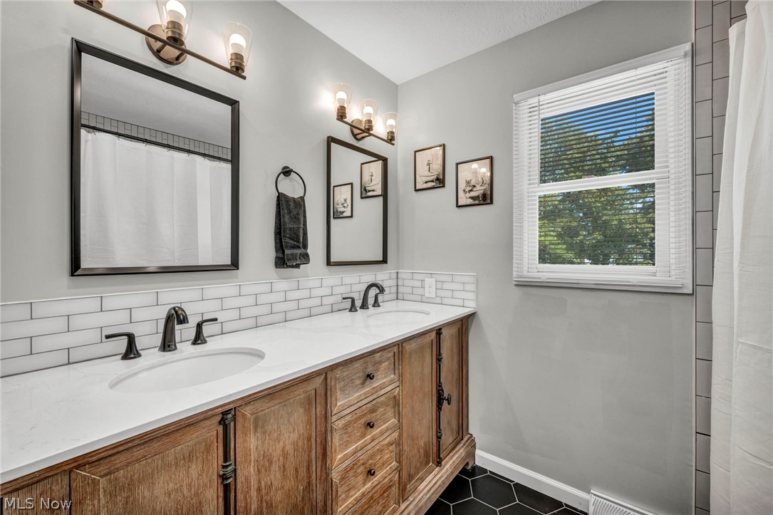 6725 N Palmerston Drive Mentor OH 44060