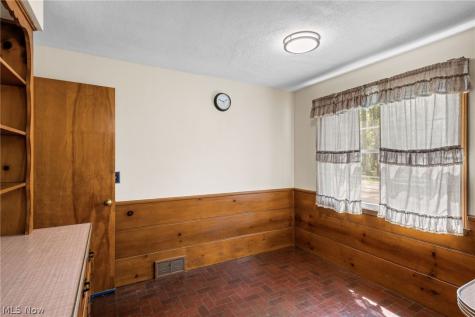 1132 Brainard Road Lyndhurst OH 44124