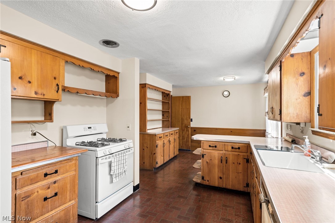 1132 Brainard Road Lyndhurst OH 44124