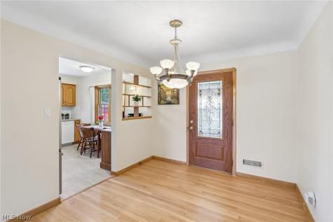 7329 Beresford Avenue Parma OH 44130