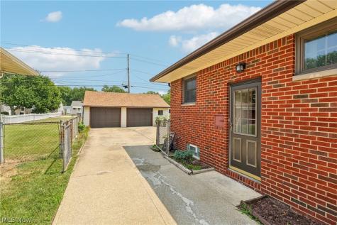 7329 Beresford Avenue Parma OH 44130
