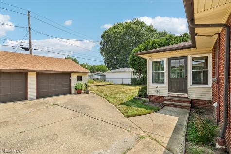 7329 Beresford Avenue Parma OH 44130