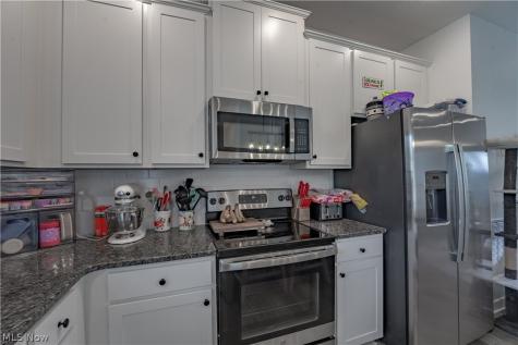 496 Auld Farm Circle Akron OH 44320