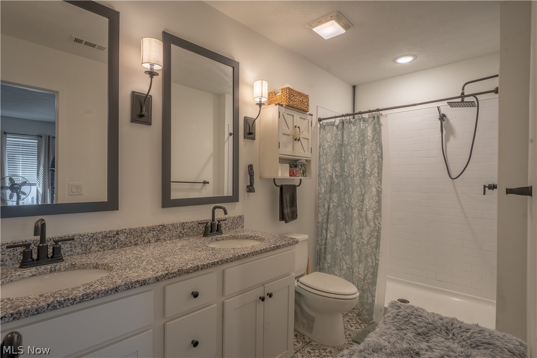 496 Auld Farm Circle Akron OH 44320