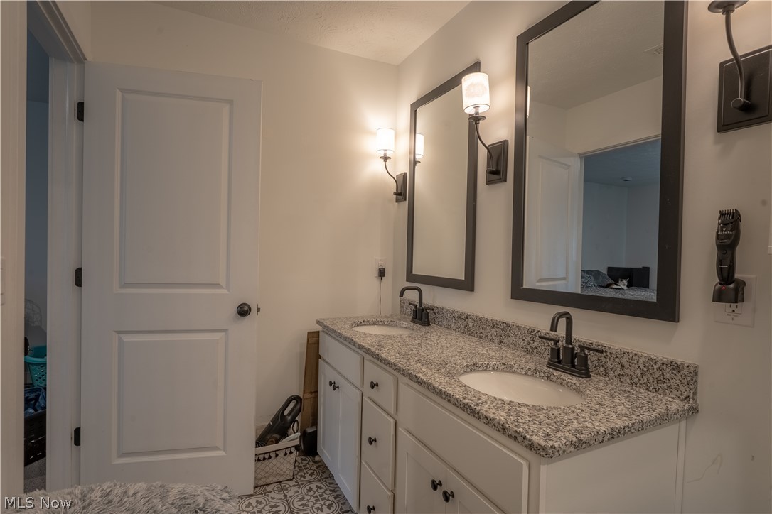 496 Auld Farm Circle Akron OH 44320
