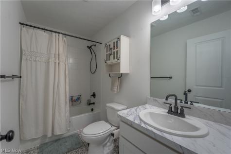 496 Auld Farm Circle Akron OH 44320