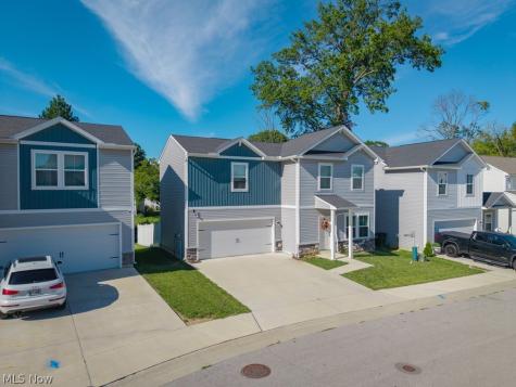 496 Auld Farm Circle Akron OH 44320