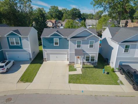 496 Auld Farm Circle Akron OH 44320