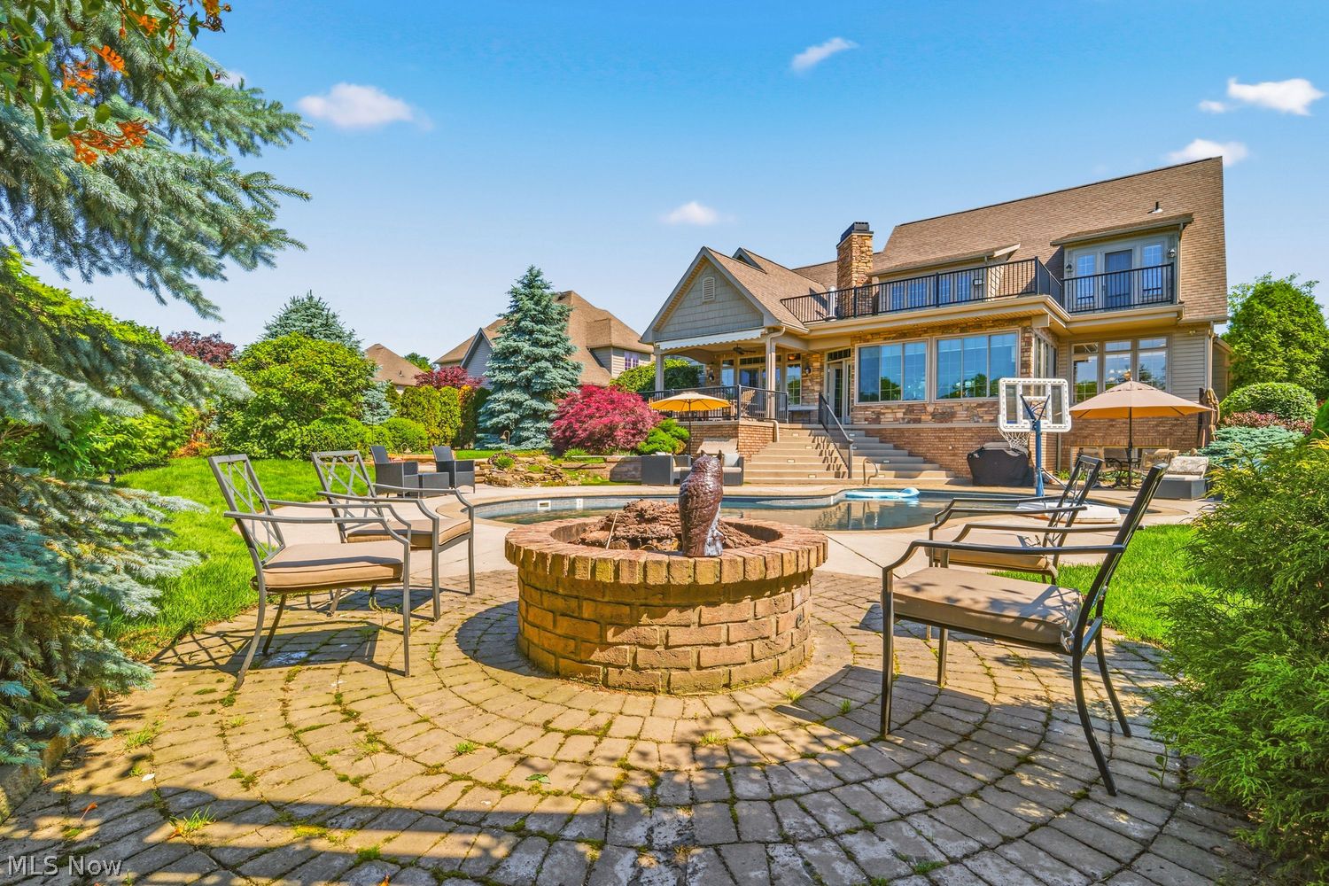 2198 E Park Drive Uniontown OH 44685