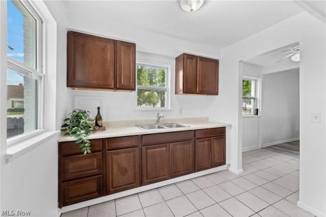643 E 261st Street Euclid OH 44132