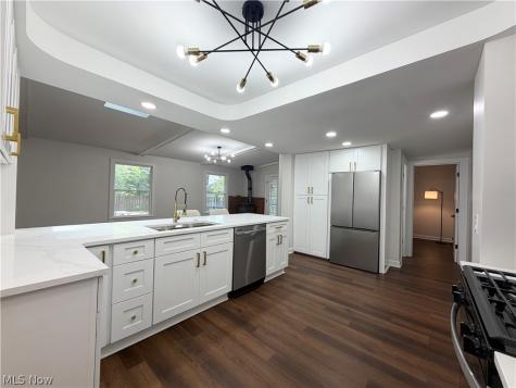 1307 Ford Road Lyndhurst OH 44124