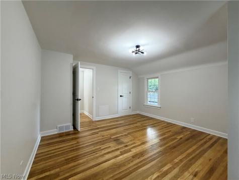 1307 Ford Road Lyndhurst OH 44124