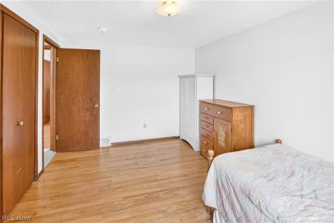 2115 Coventry Drive Parma OH 44134