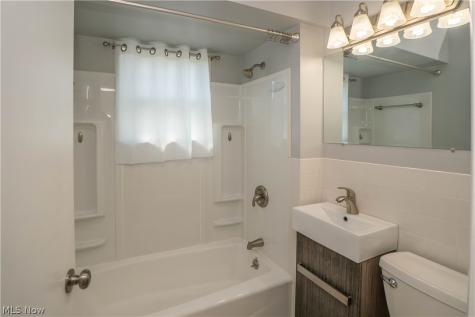 5372 Porter Road North Olmsted OH 44070