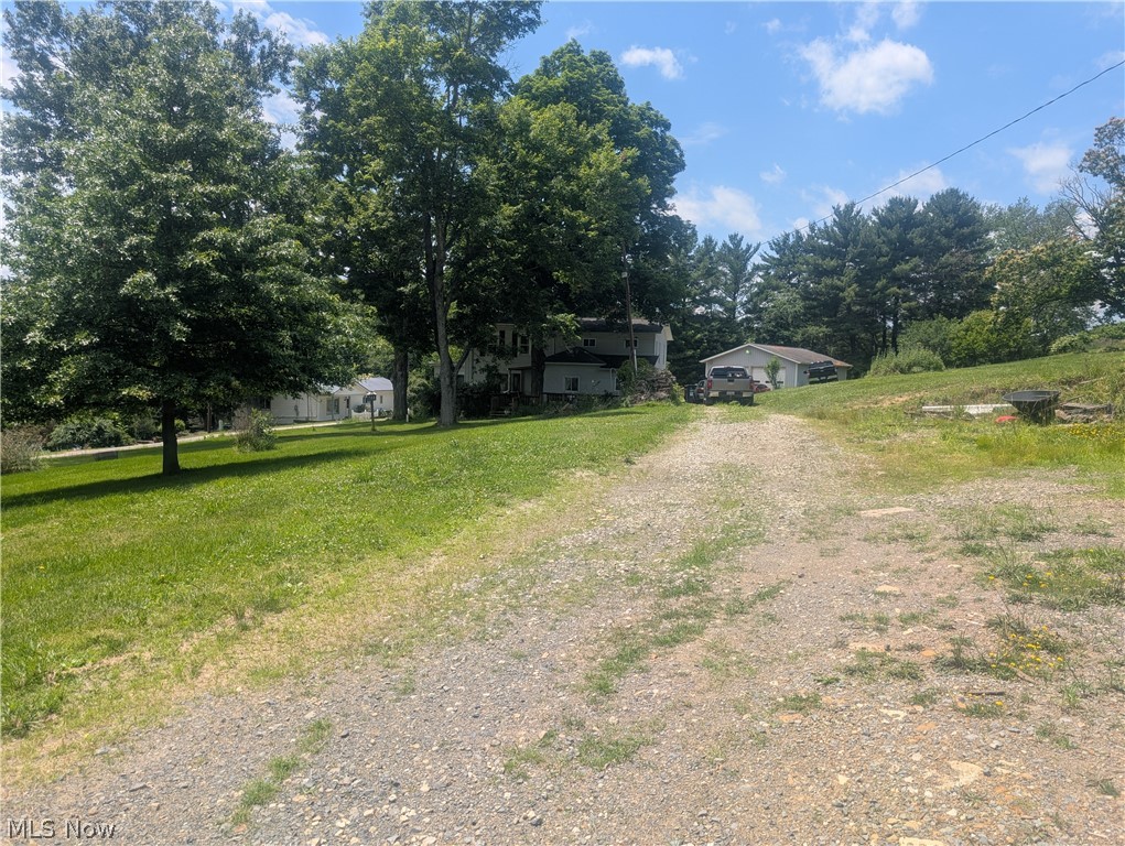 2011 Gordon Road NW Dover OH 44622