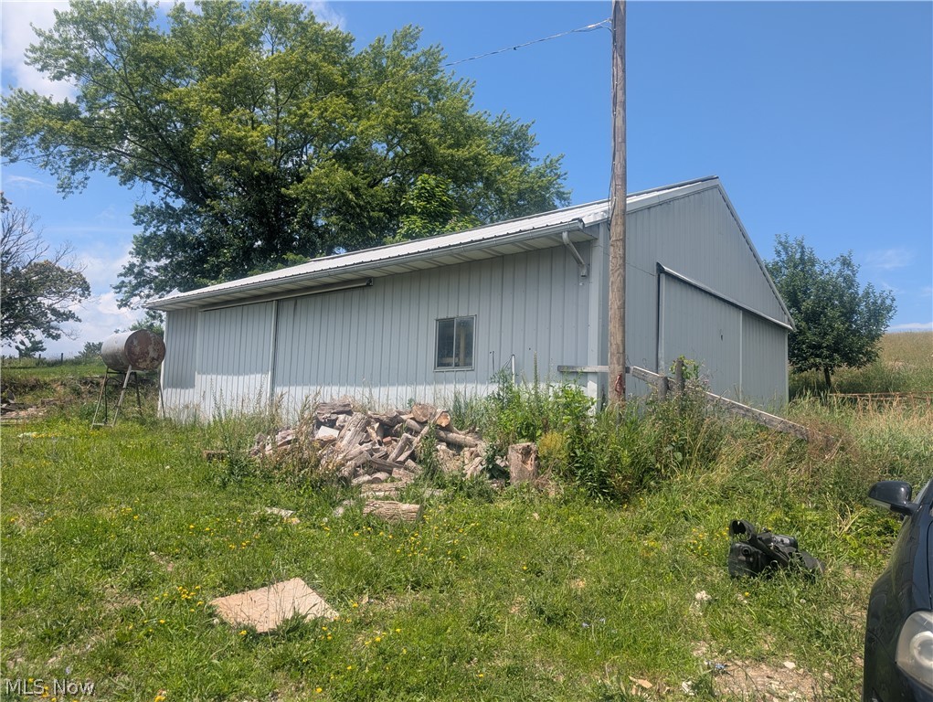 2011 Gordon Road NW Dover OH 44622