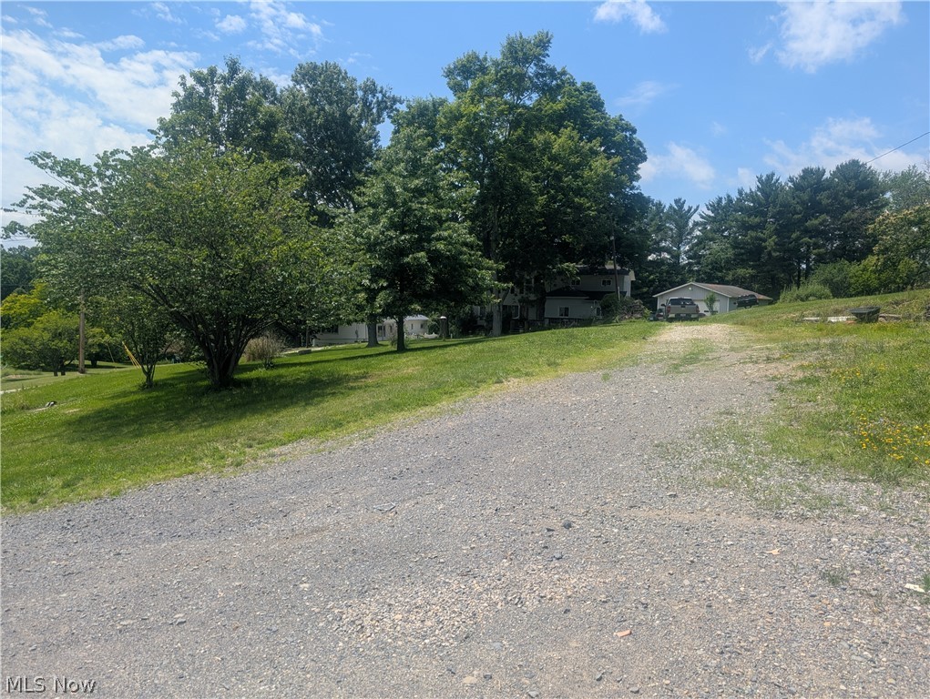 2011 Gordon Road NW Dover OH 44622