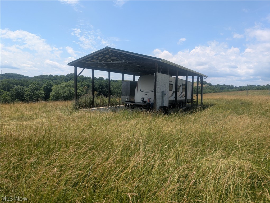 2011 Gordon Road NW Dover OH 44622