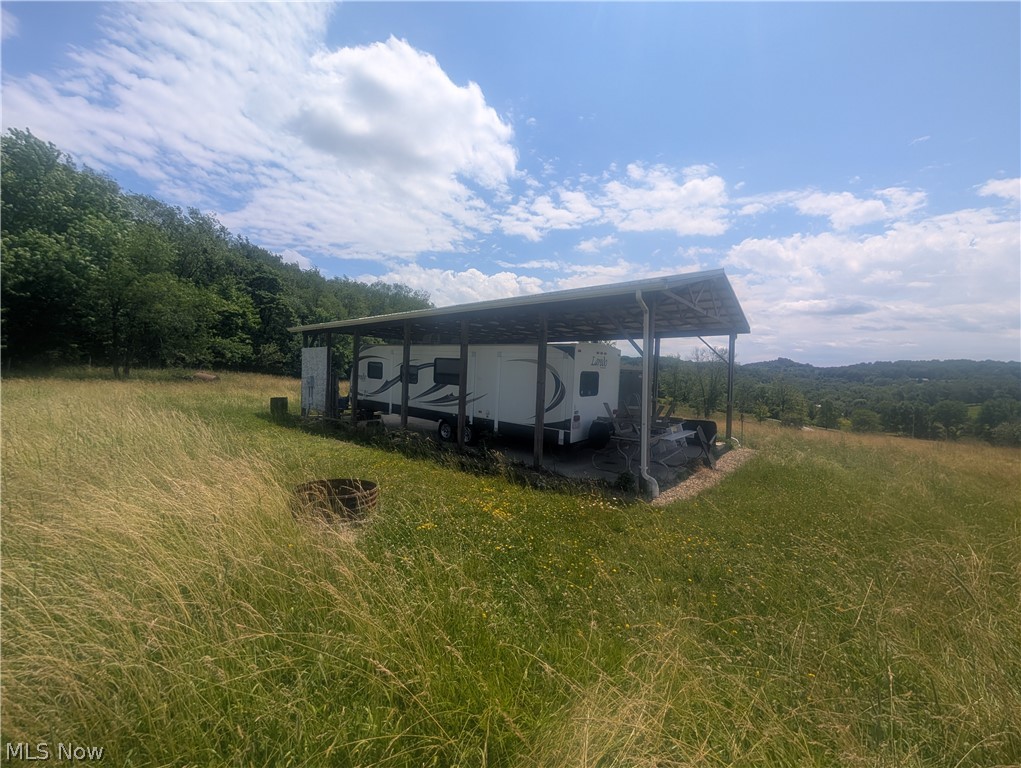 2011 Gordon Road NW Dover OH 44622