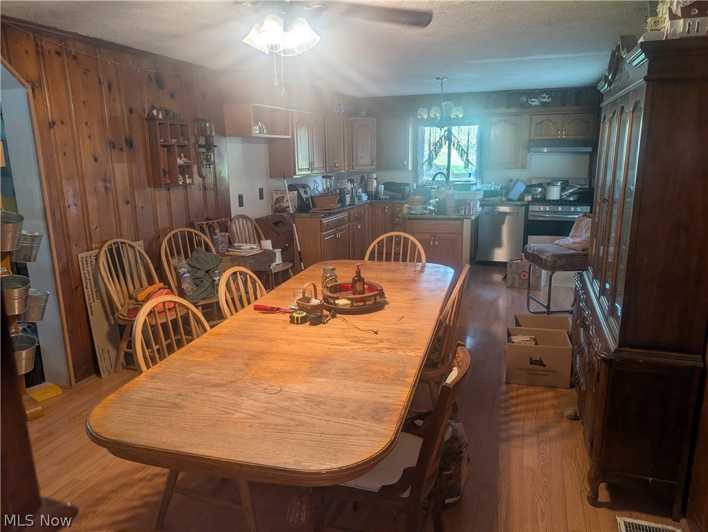 2011 Gordon Road NW Dover OH 44622