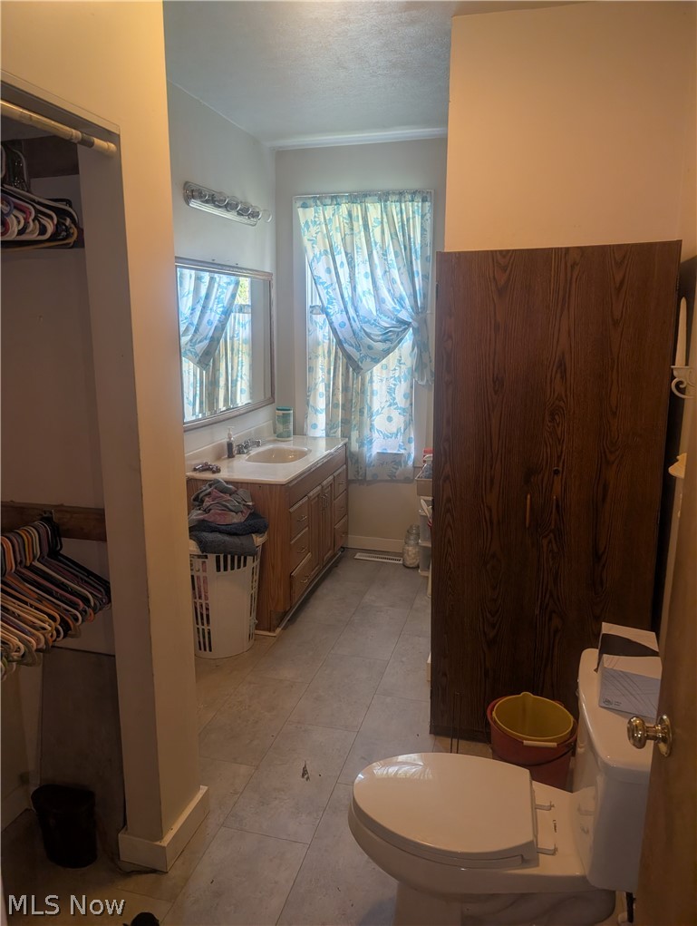 2011 Gordon Road NW Dover OH 44622