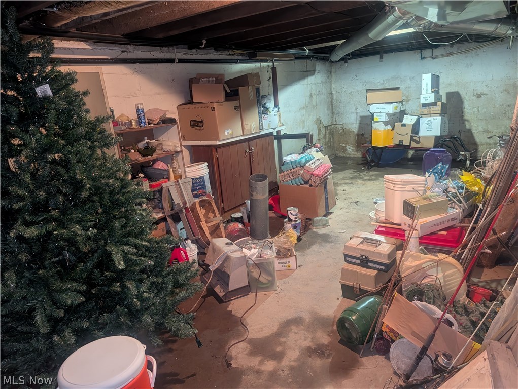 2011 Gordon Road NW Dover OH 44622
