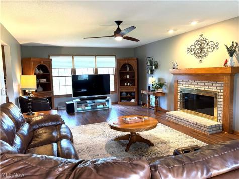 5554 Ashbrook Street Louisville OH 44641