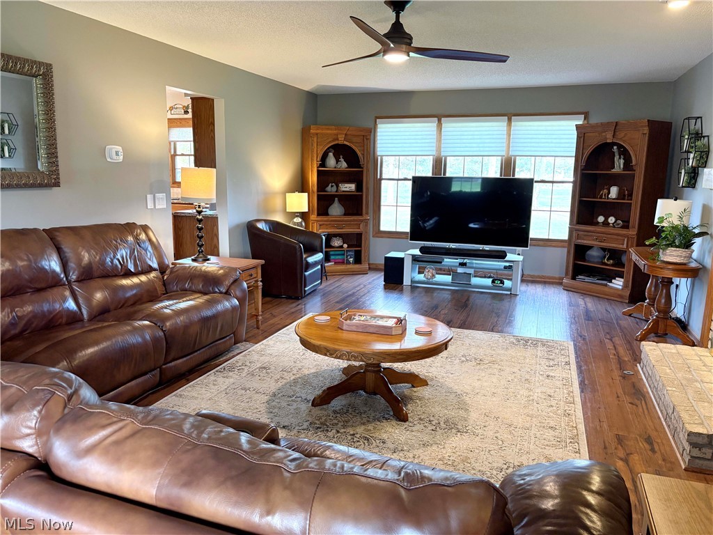 5554 Ashbrook Street Louisville OH 44641