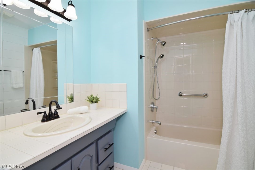 4912 N Sedgewick Road Lyndhurst OH 44124