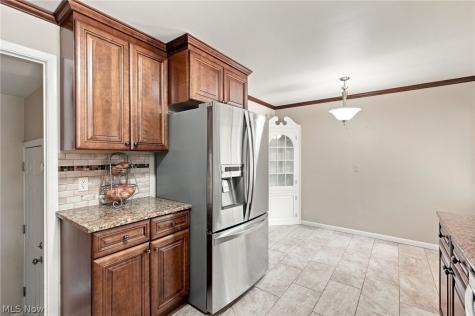 1517 Parkhill Road Cleveland Heights OH 44121