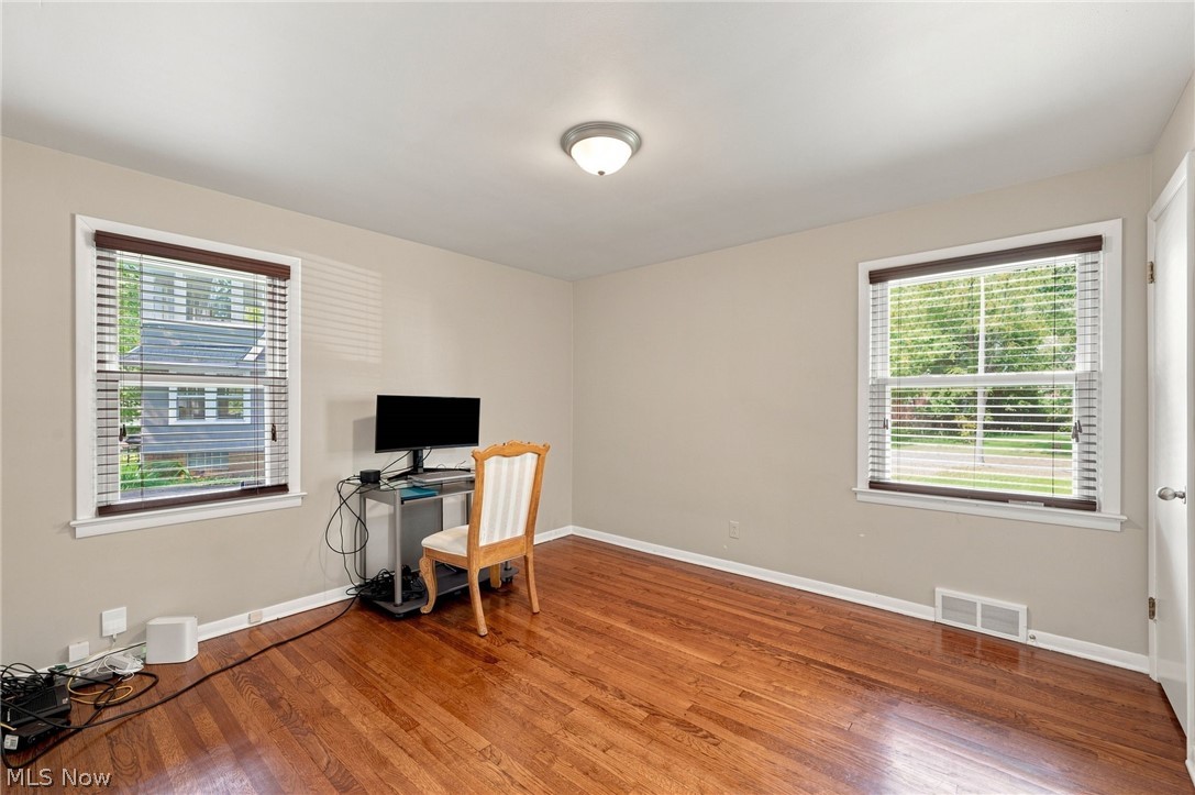1517 Parkhill Road Cleveland Heights OH 44121